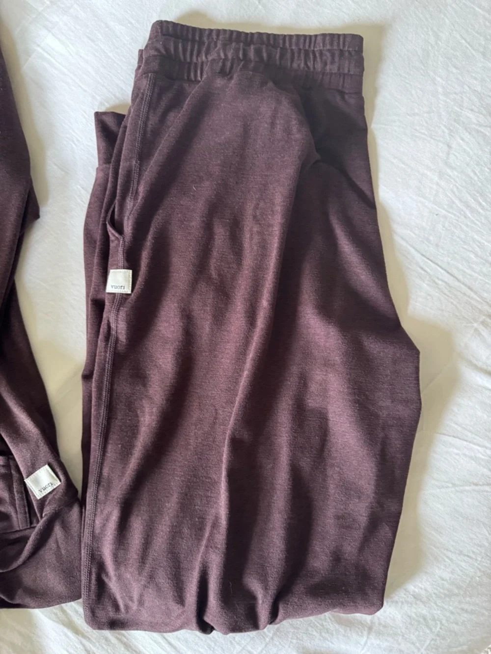 Vuori Matching Set 🤎
Joggers + Zip-Up Hoodie - Picture 2 of 5